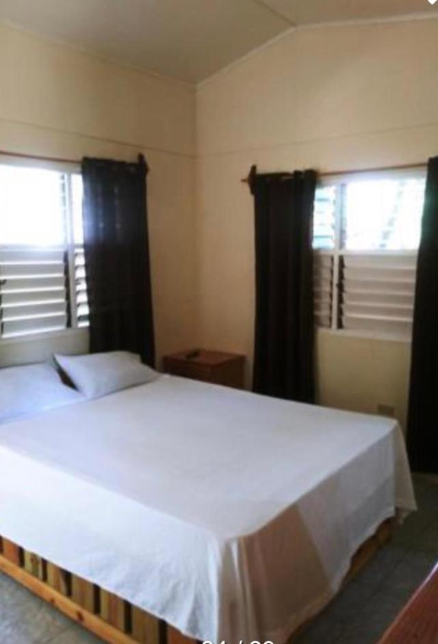 Andre'S Guest House 네그릴 객실 사진